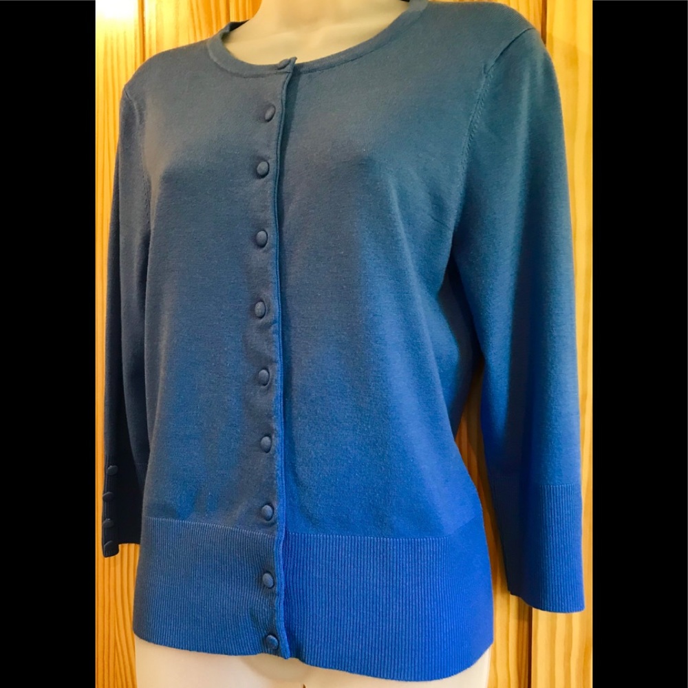 🎉4 Tops For $25🎉 Beautiful Blue Cardigan Sweater By Evie